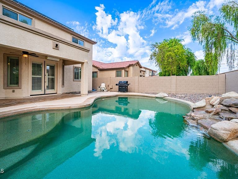 15654 W Yucatan Dr photo 4