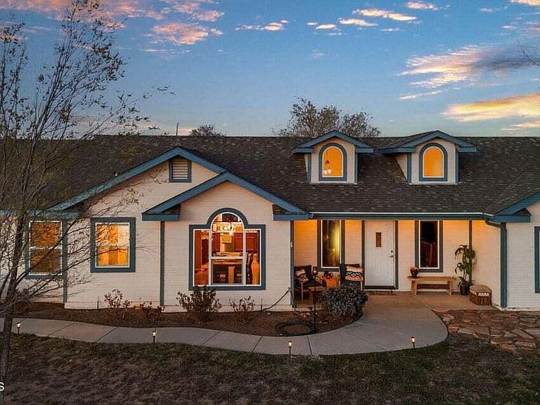 445 S BELLA Road photo 1