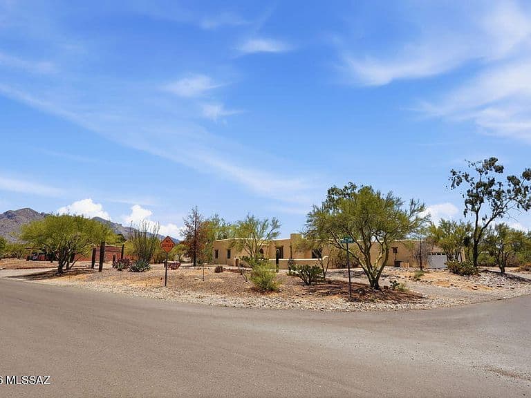 1857 W Dawn Dr photo 2