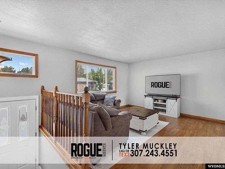 1815 Glendale Ave photo 4