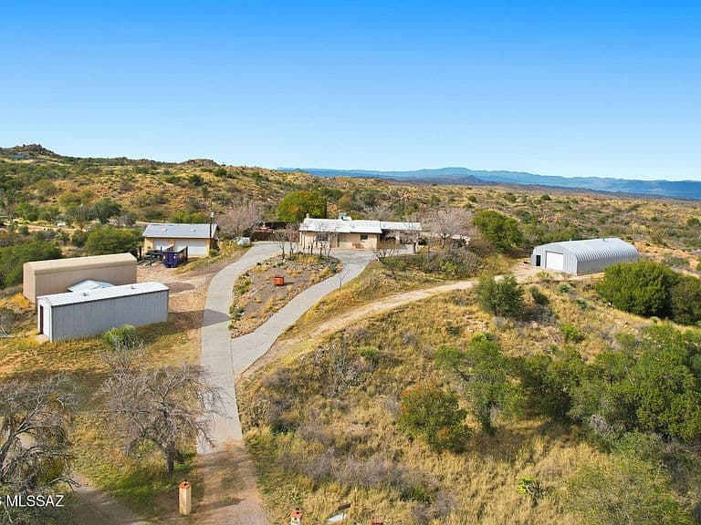 3890 E Defiance St photo 1