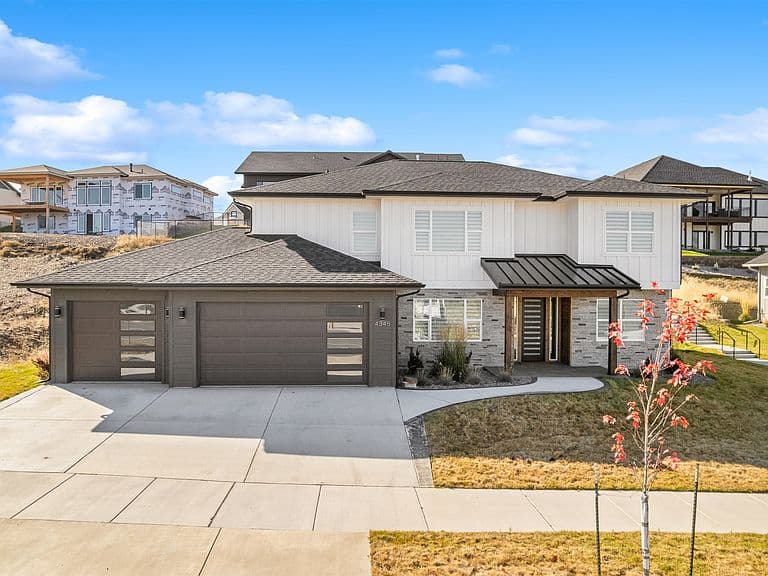 4345 Christian Dr photo 1