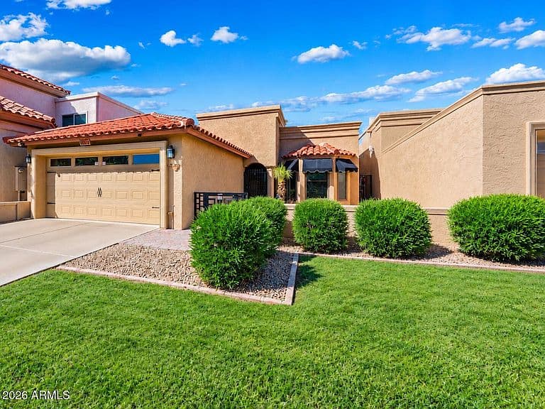 10472 E FANFOL Lane photo 1