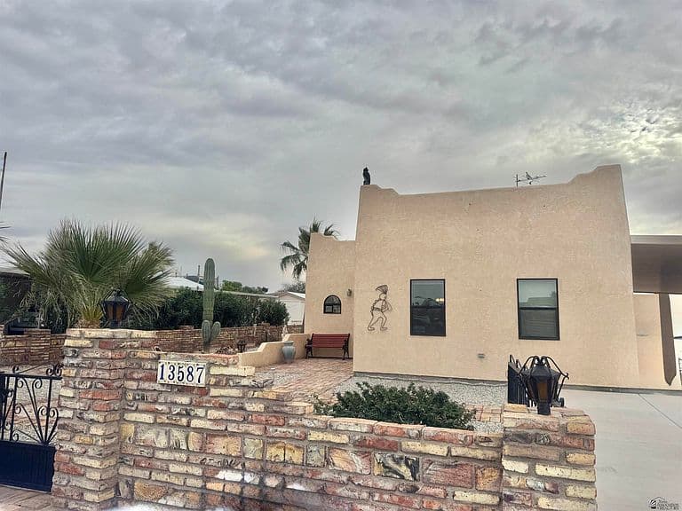 13587 E 49th St photo 1