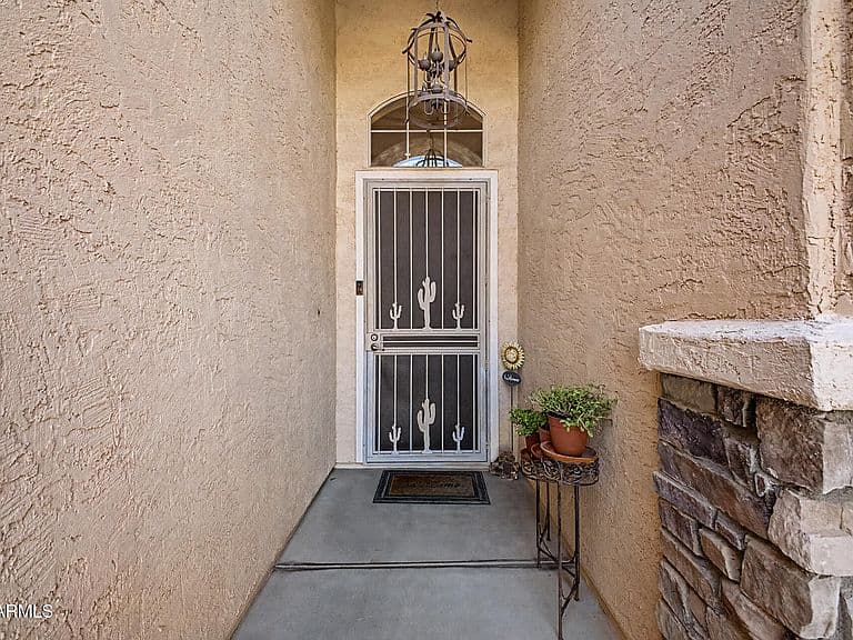 250 S GIBSON Street photo 3