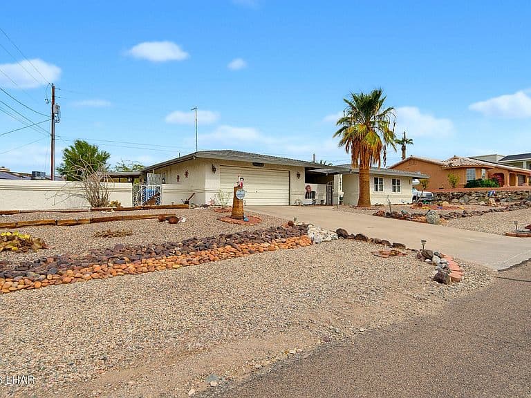 2671 Inverness Dr photo 5