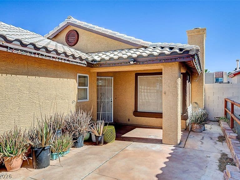 6513 Wild River Dr photo 2