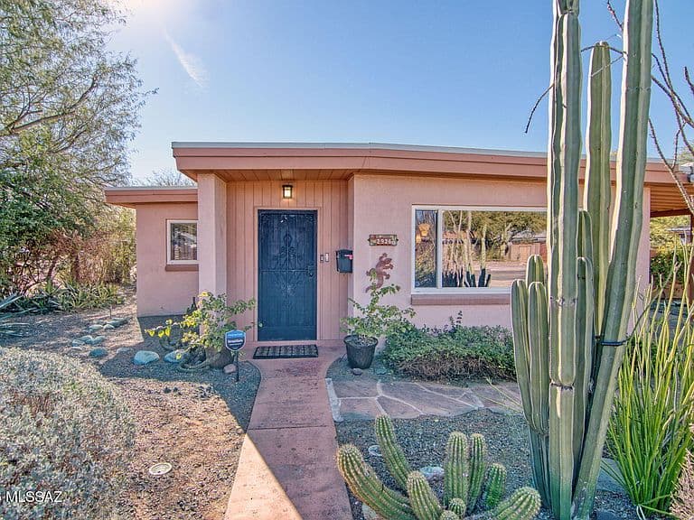 2926 E Glenn St photo 1