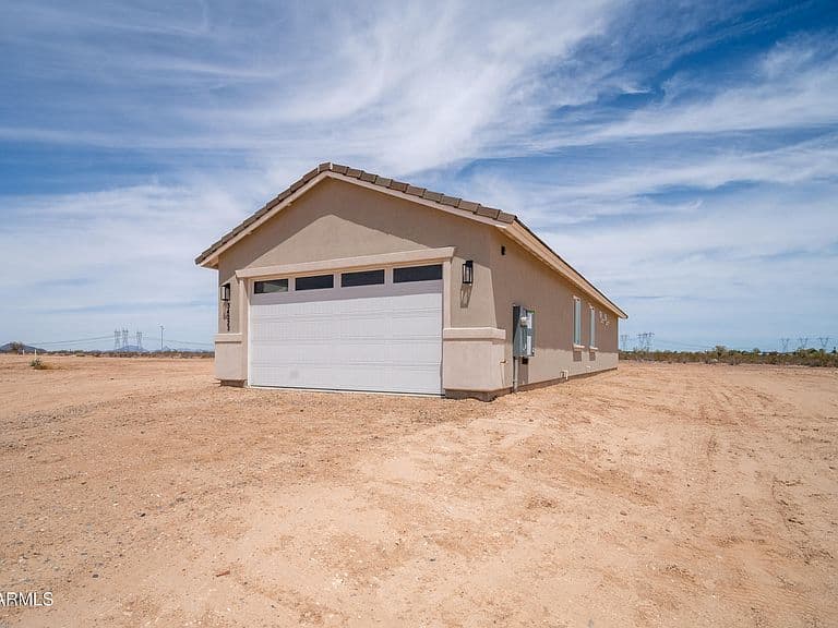34222 W Chambers Street photo 3