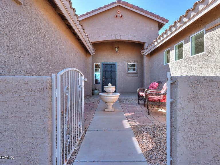 2385 E FIESTA Drive photo 5