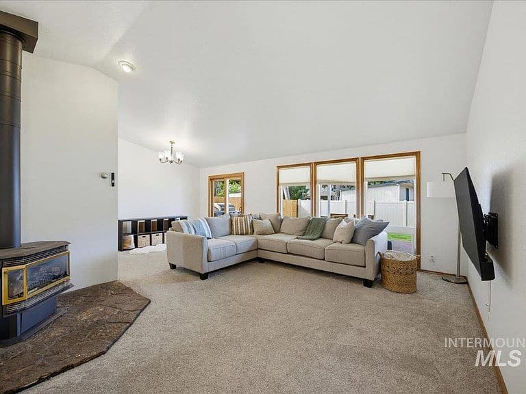3321 N Lena Pl photo 3