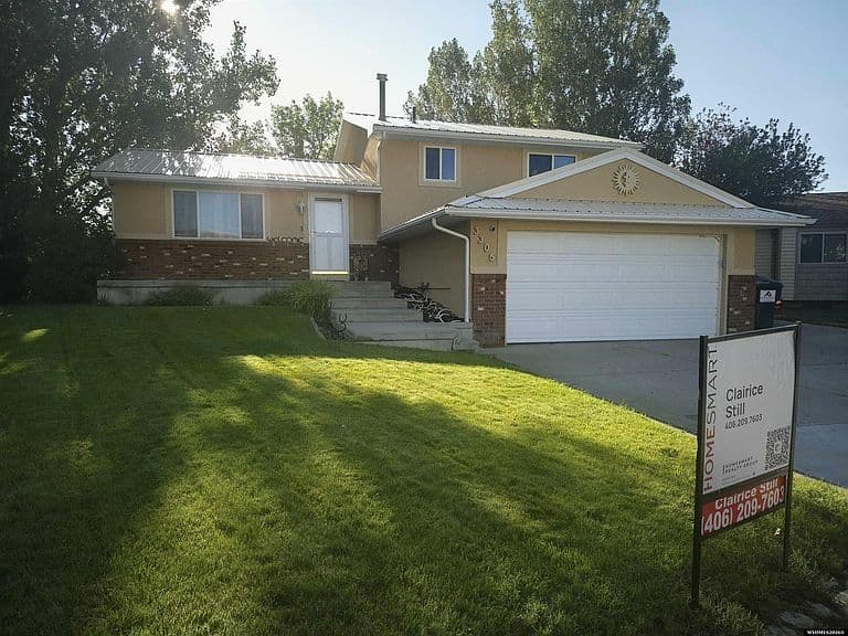 3305 Clyman Dr photo 1