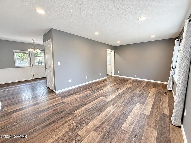 127 Bender Ln photo 2