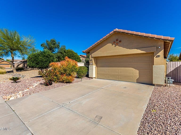 3671 N 143rd Ln photo 3