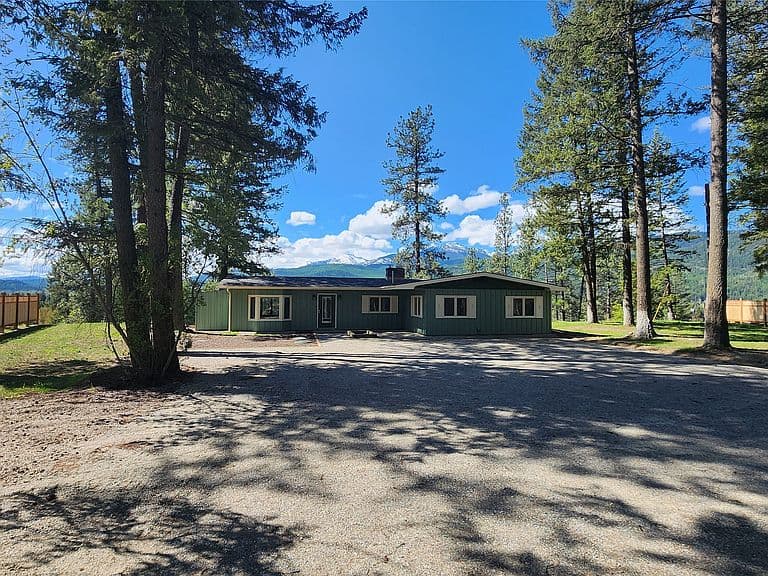 1497 Kootenai River Rd photo 3