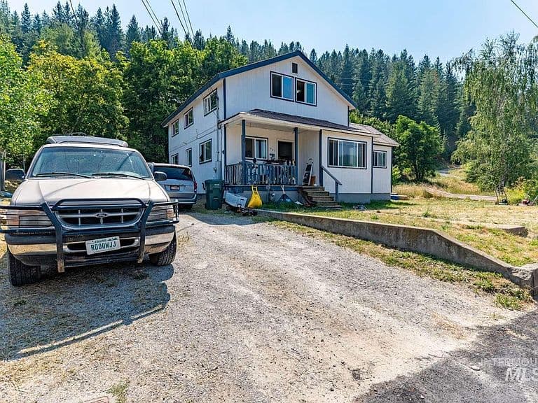 621 Teddy Ave photo 1