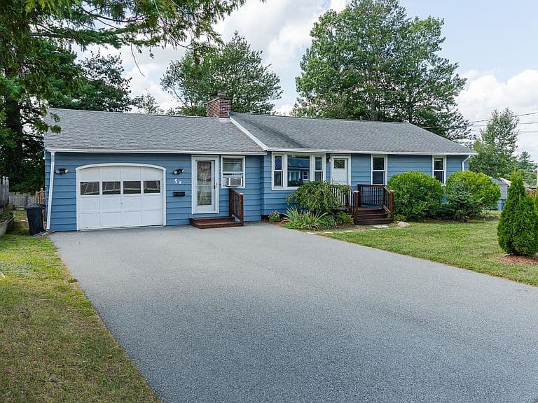 5 West Diane Drive photo 1