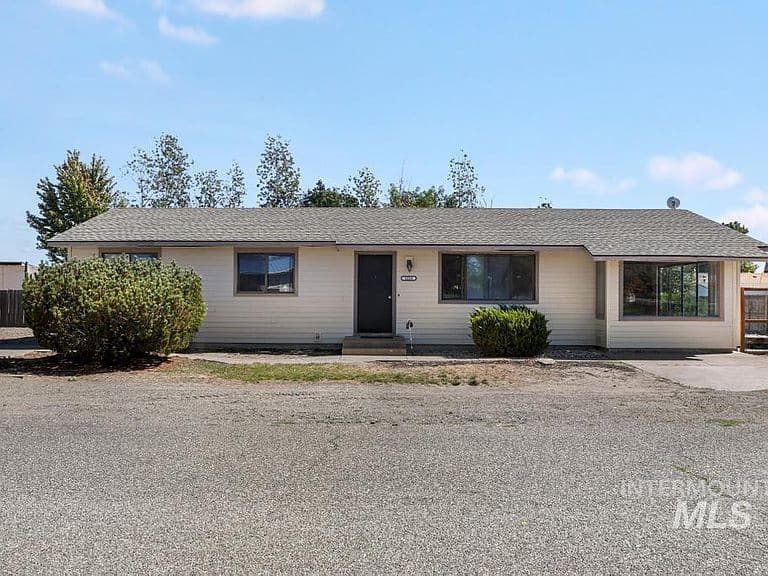 2220 Macs Ave photo 1