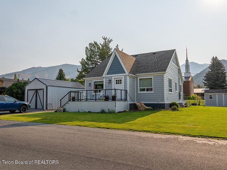 489 Jackson St photo 2