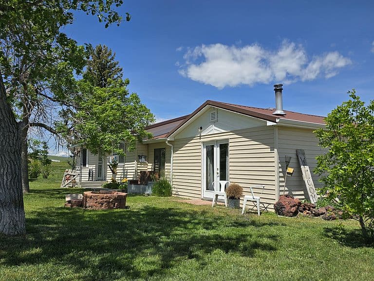 30 Pioneer Rd photo 2