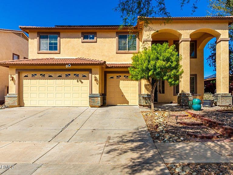 15826 W MERCER Lane photo 3