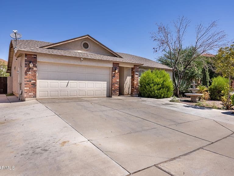 4986 E Magnus Dr photo 2