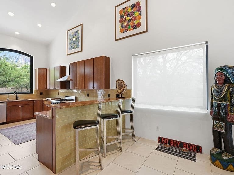 1361 E Sonoran Desert Dr photo 5