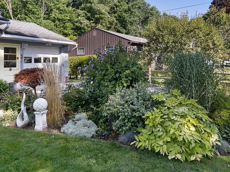 25 Mills Avenue photo 3
