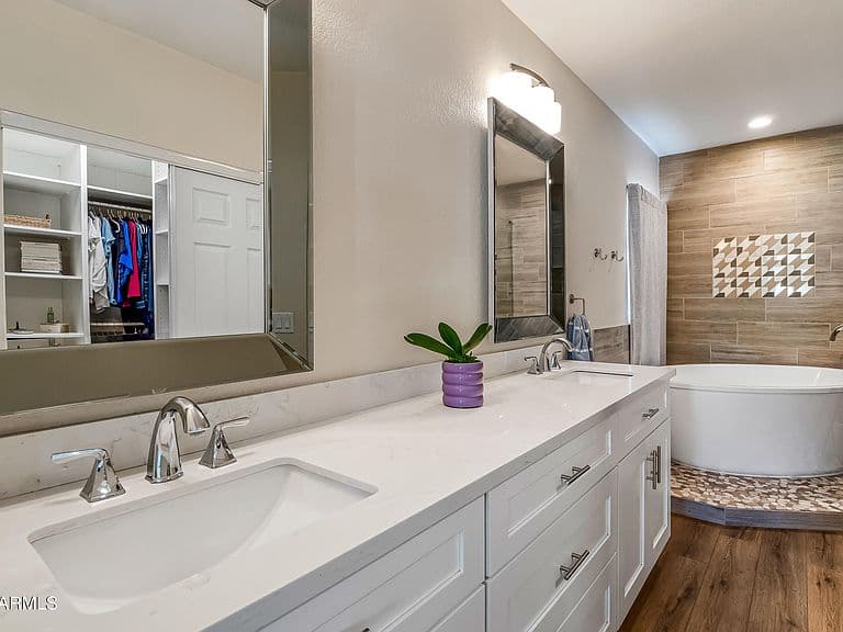 5406 E CHARLESTON Avenue photo 4