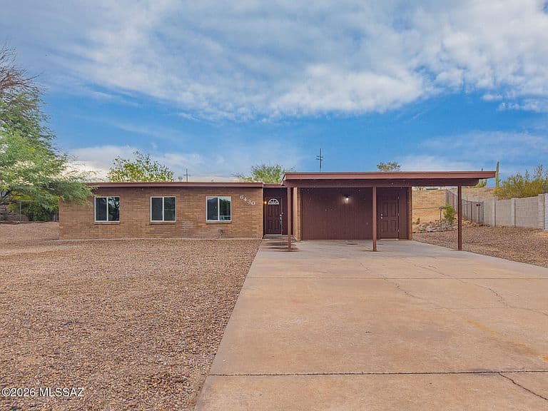 6430 N Lena Pl photo 1