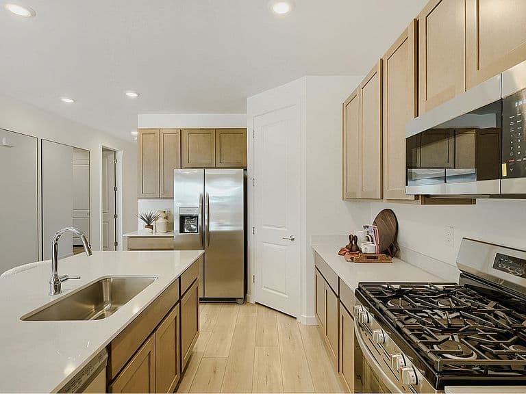 3243 E Piazza Dr photo 3