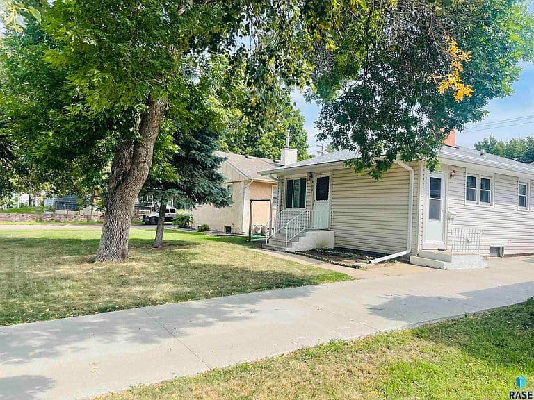 404 S Chicago Ave photo 1