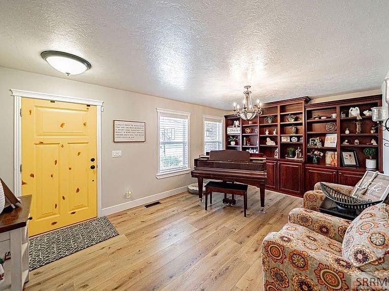 5608 Veil Dr photo 4