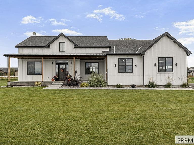 4255 Francis St photo 1