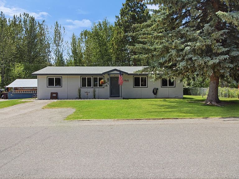 341 Aspen Dr photo 1