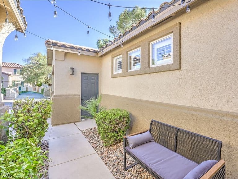 1676 Ravanusa Dr photo 5