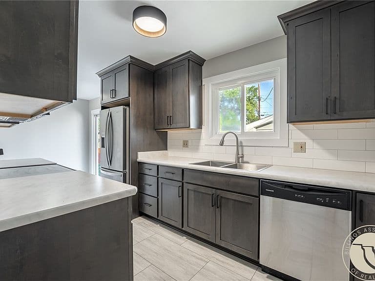 1611 Cook Ave photo 4