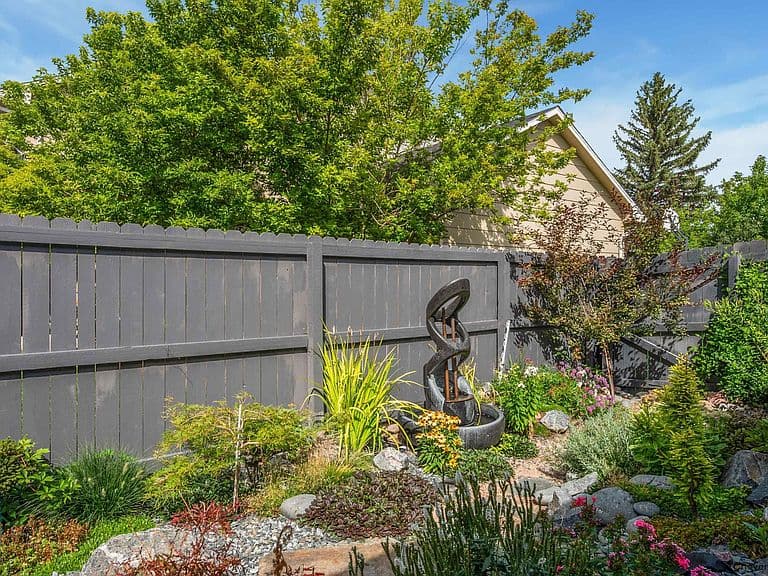 903 Montclair Dr photo 4