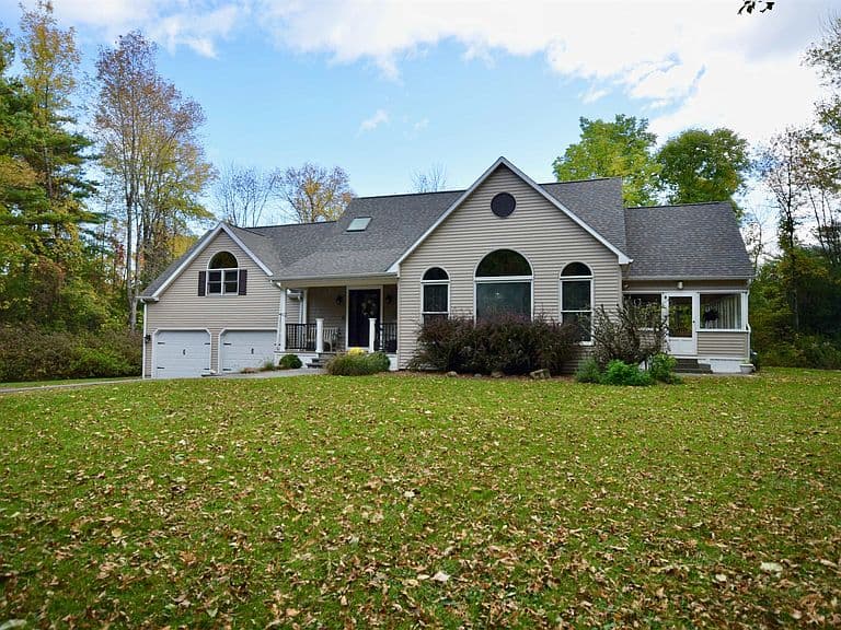 132 Mills Point Road photo 2