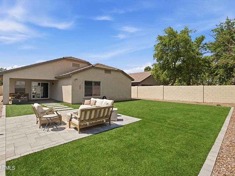 3336 E JOSEPH Way photo 1