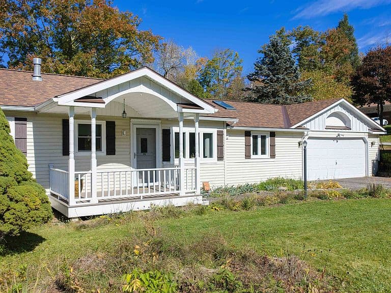 19 Elmwood Drive photo 5