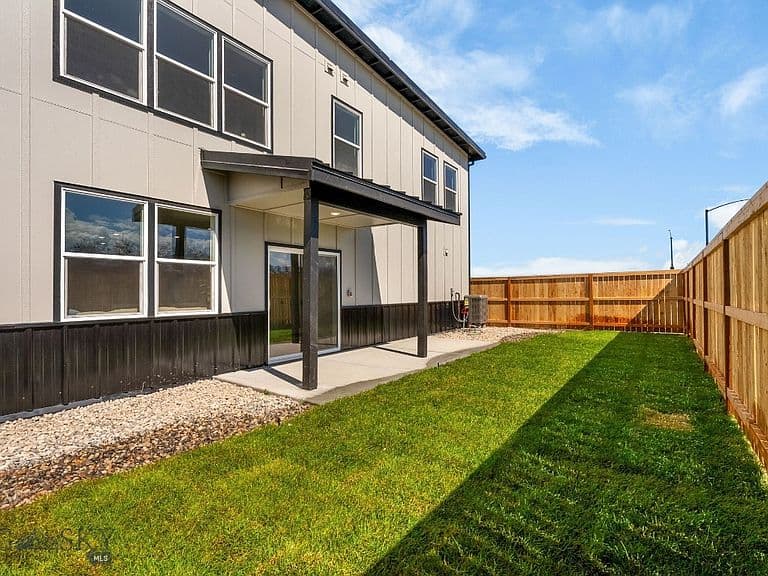 836 Accolade Loop photo 5