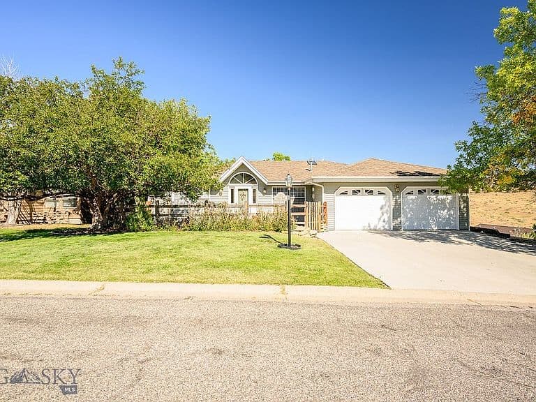 2911 Tartan Rd photo 2