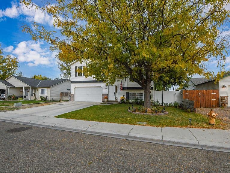 146 N Sagehen St photo 3