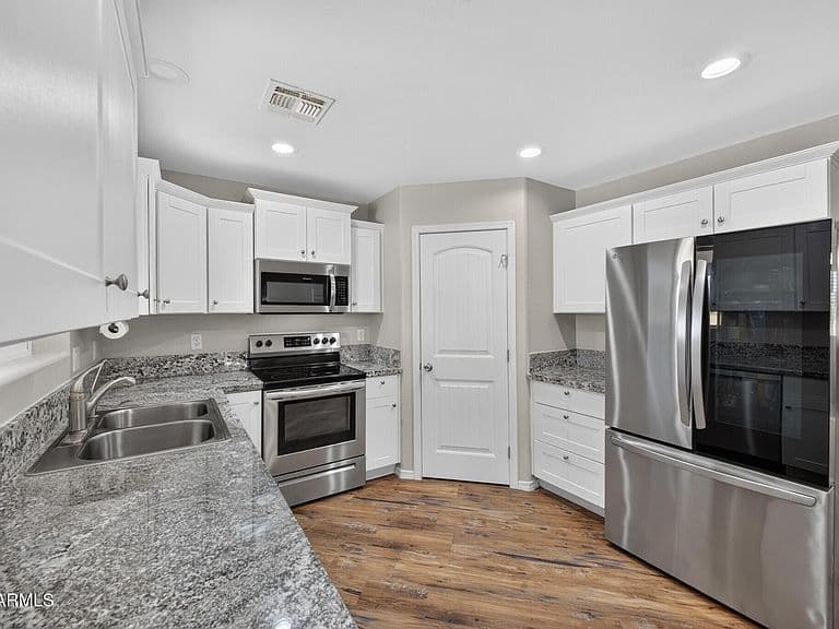 21412 E CHANNEMAYBELL Lane photo 4