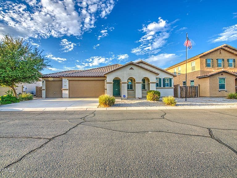 40548 W DENNIS Lane photo 3