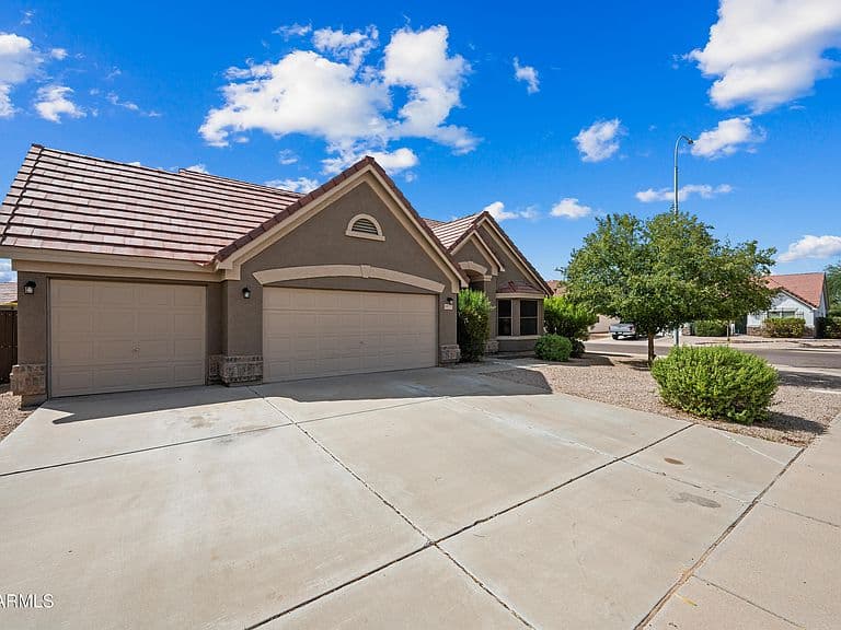 6672 S VERNON Drive photo 3