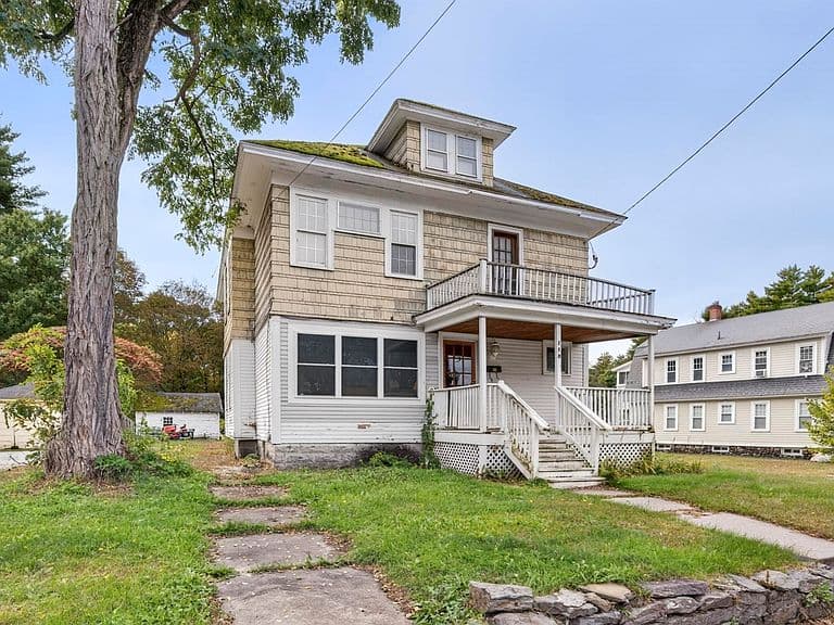 110 Myrtle Street photo 2
