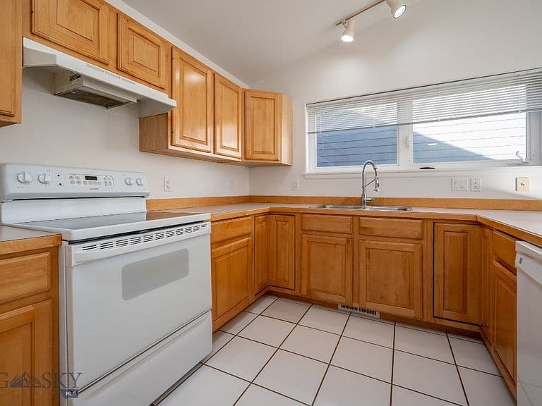 529 N 14th St APT B photo 5