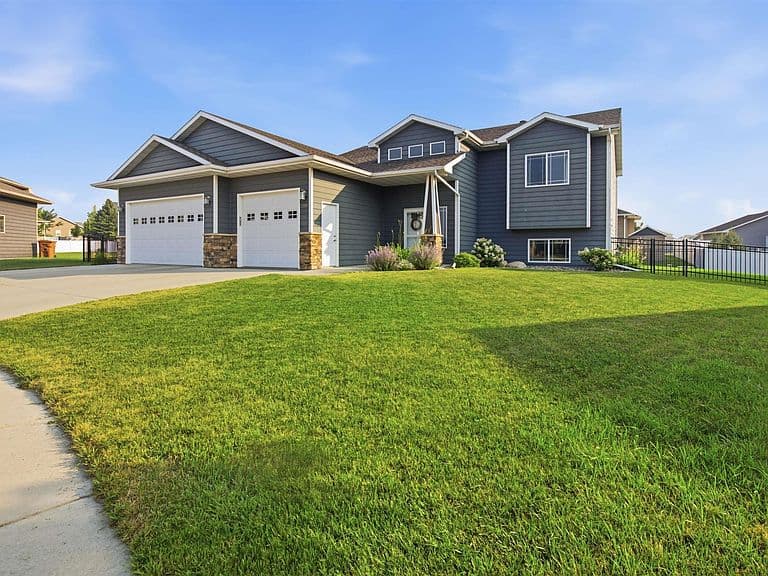 200 Morning Glory Cir photo 3